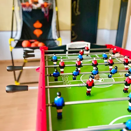 Maison Spacieuse Avec Salle De Jeux Proche 24h Du Mans Apartament *