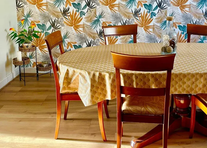 Maison Spacieuse Avec Salle De Jeux Proche 24h Du Mans *